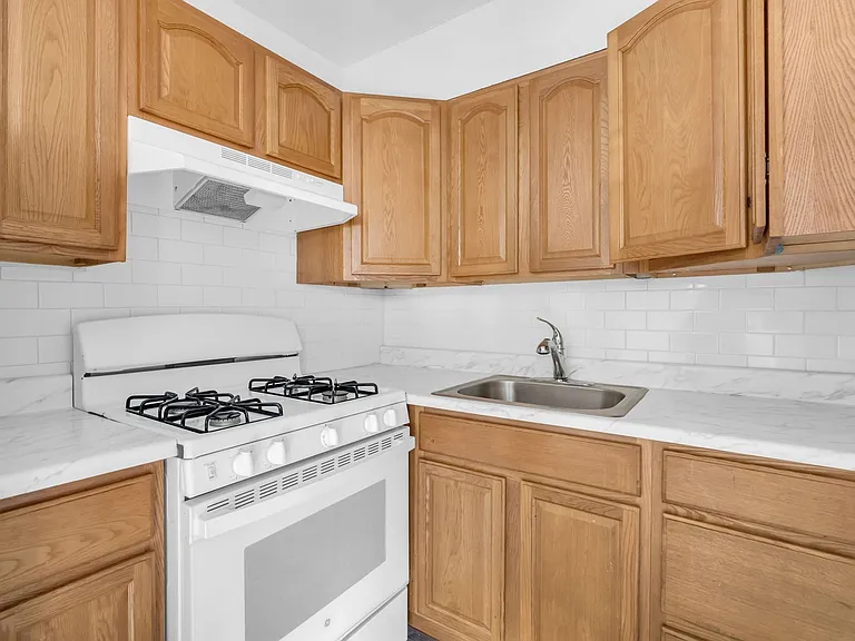 Briar Lane Apartments — Photo 10