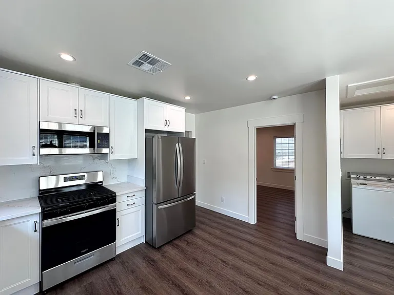 1456-1460 N. Ricardo St. — Photo 11