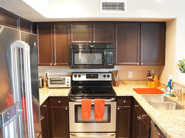 W Edgewater Dr — Photo 12