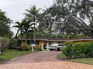 41 N Fig Tree Ln, Plantation, FL 33317