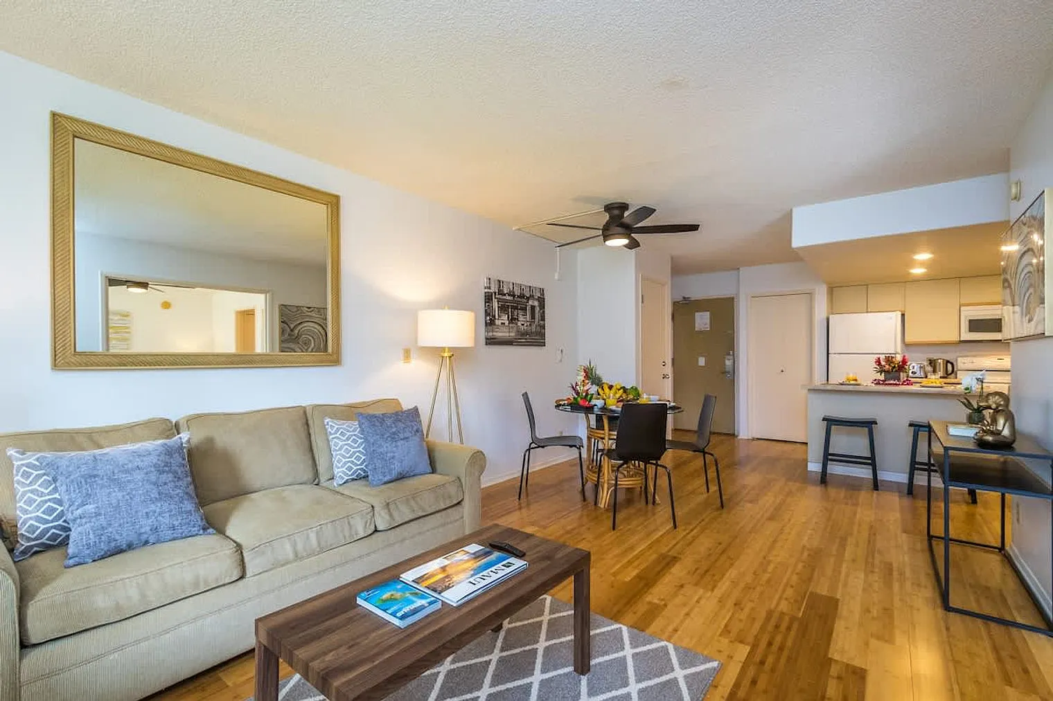 1 bed, 1.0 bath, 968 sqft, $8,339 — Photo 3