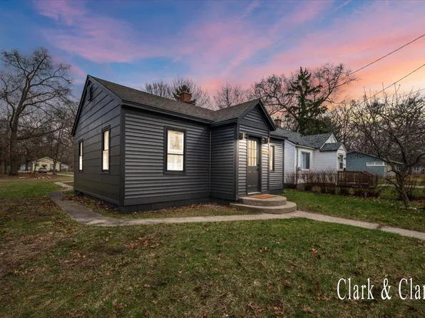 3324 Waalkes St, Muskegon Heights, MI 49444