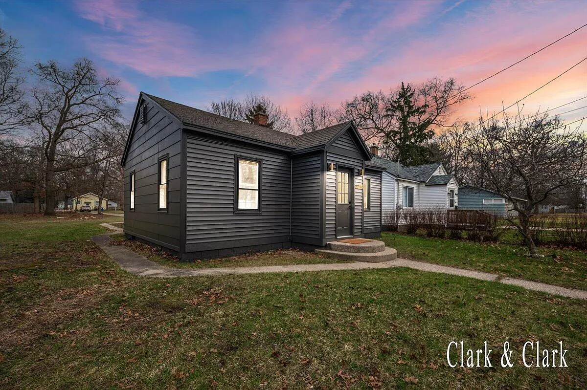 3324 Waalkes St photo 1