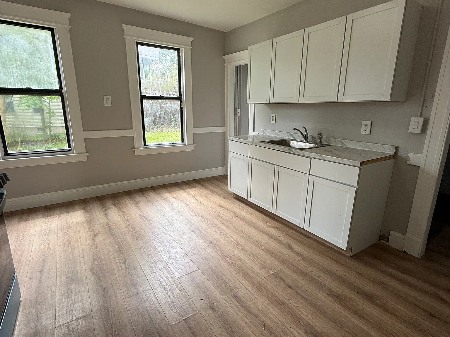4 bed, $2,100 — Photo 1