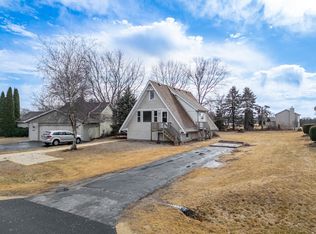 208 Tamarack Hollow St SW, Poplar Grove, IL 61065