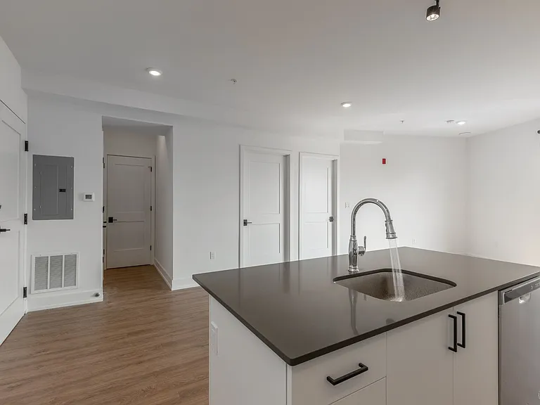 1519 Ridge Ave #502 — Photo 7