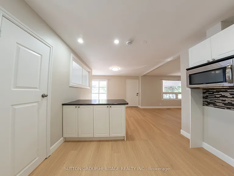 661 Annland St — Photo 8