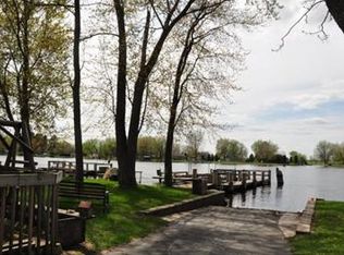 8949 Riverview Ln, Fremont, WI 54940