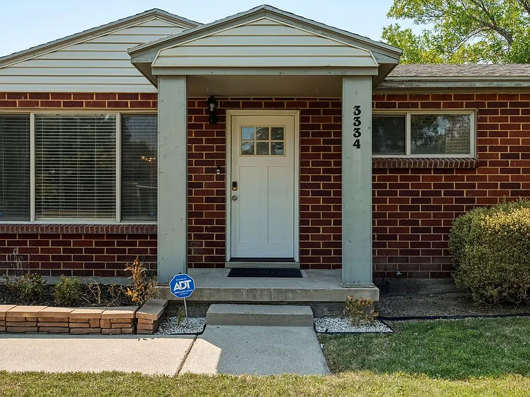 3334 S Maple Way — Photo 1