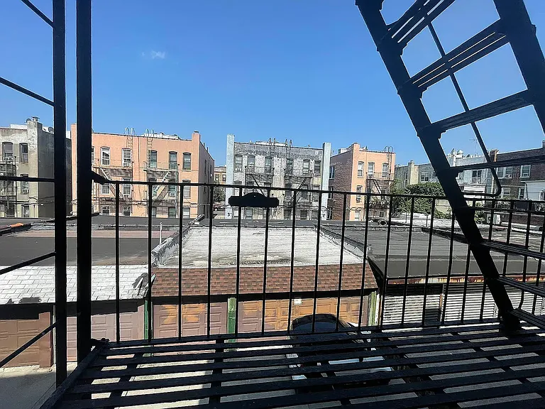 34-18 44th St #2R — Photo 4