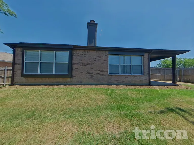 1619 Columbia Dr — Photo 16