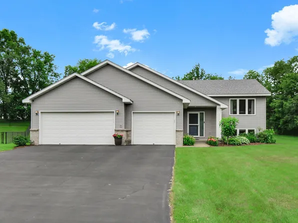 2517 Shannon Ct, Hudson, WI 54016