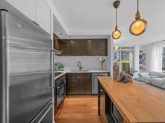 5th image of 1055 Homer St #605
