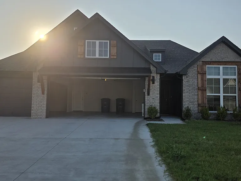 12462 S Maplewood Ave — Photo 11
