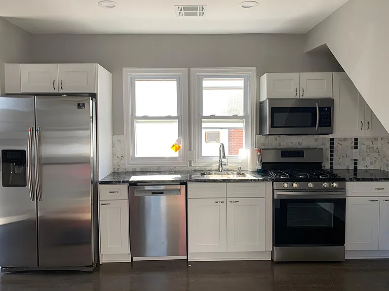 612 Schuyler Ave #A — Photo 6