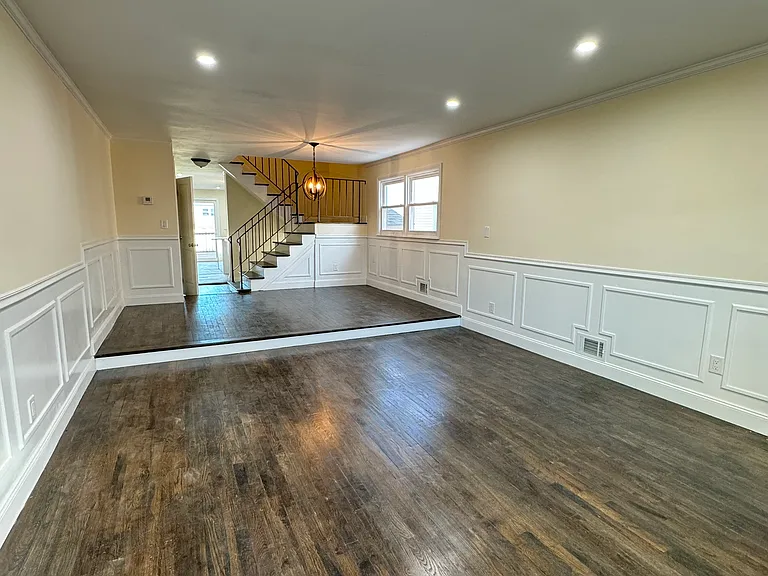 51 Longdale St — Photo 10