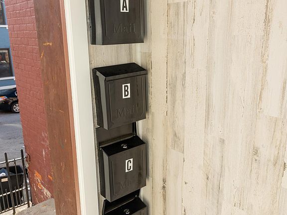 Mailbox with lock and key