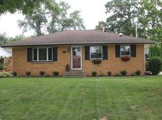 230 Meadow Ln, Hartland, WI 53029