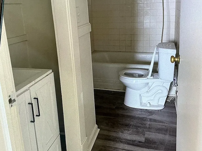 111 S Charlton St #2 — Photo 4