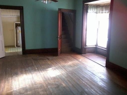 3rd image of 214 Luyster St