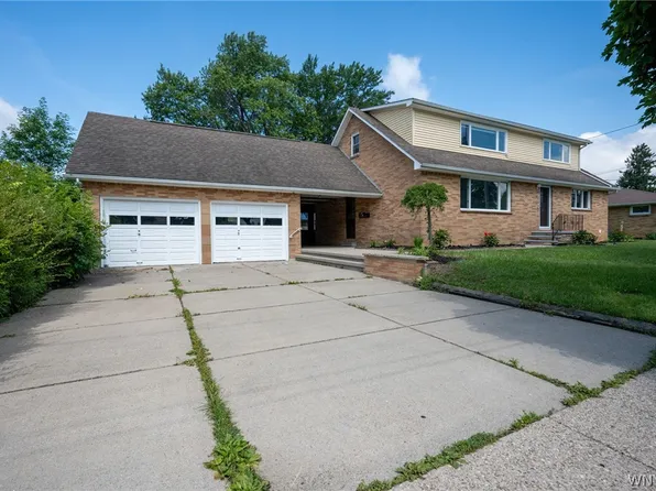 25 Cotton St, Lancaster, NY 14086
