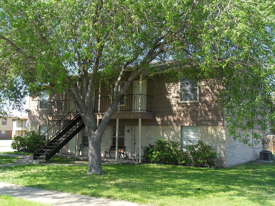 1st image of 1902 Cedarhill Dr #B