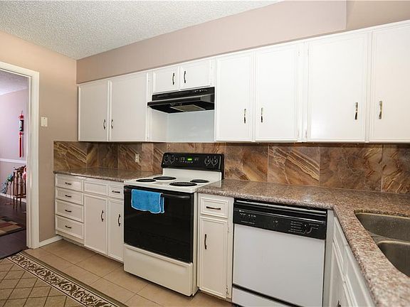 4th image of 14328 Haymeadow Cir