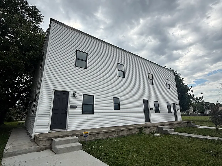 320 S Princeton Ave — Photo 12