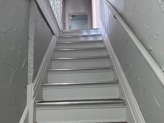 3rd image of 1915 Hewitt Ave #1917-2