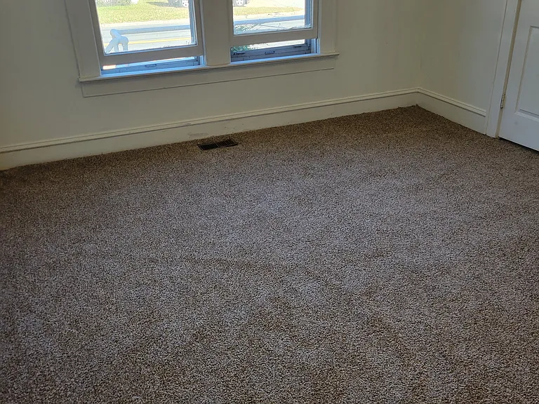 1019 N Mebane St — Photo 10