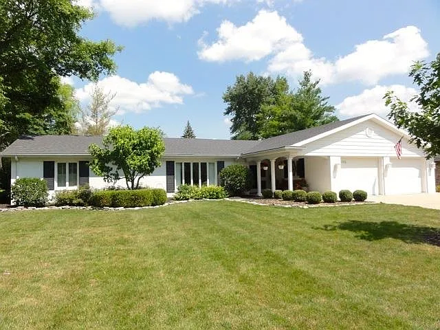 302 N Greenbriar Rd photo 1
