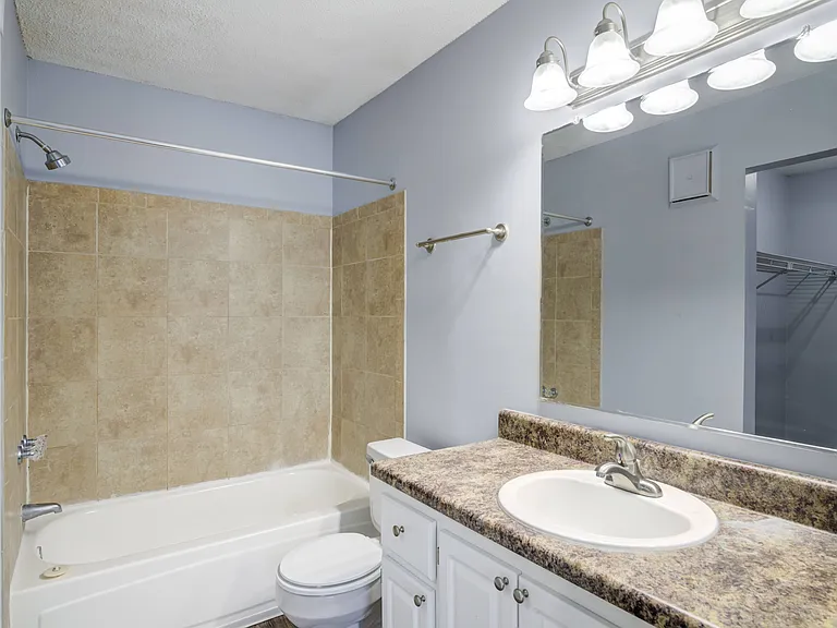 Bradford Pointe — Photo 9