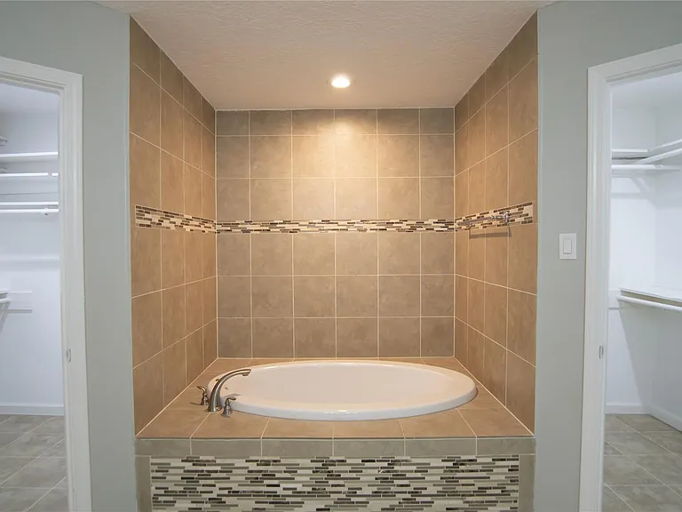 3406 Deerwood Ln — Photo 22
