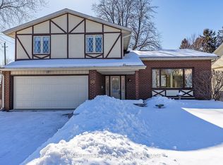 80 Market St, Gananoque, ON K7G 2M3