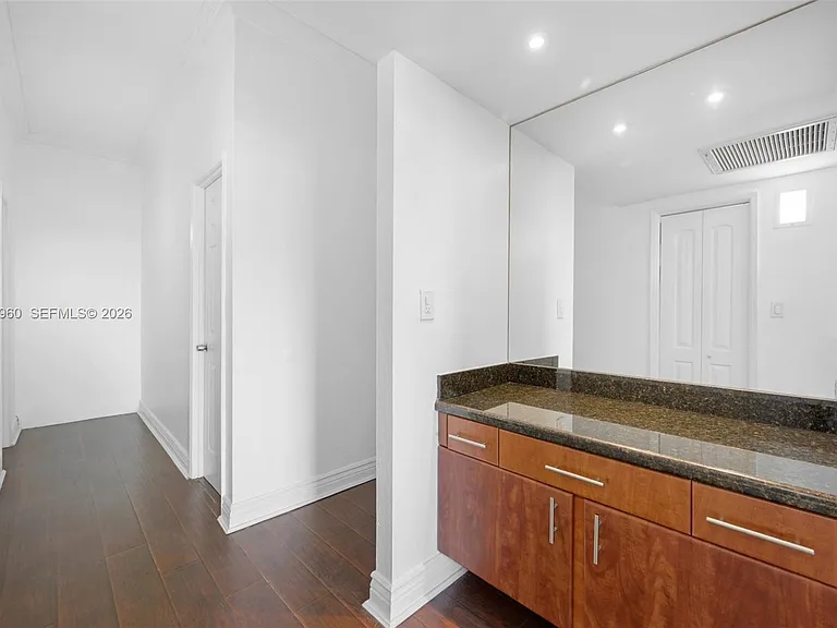19380 Collins Ave #27 — Photo 8