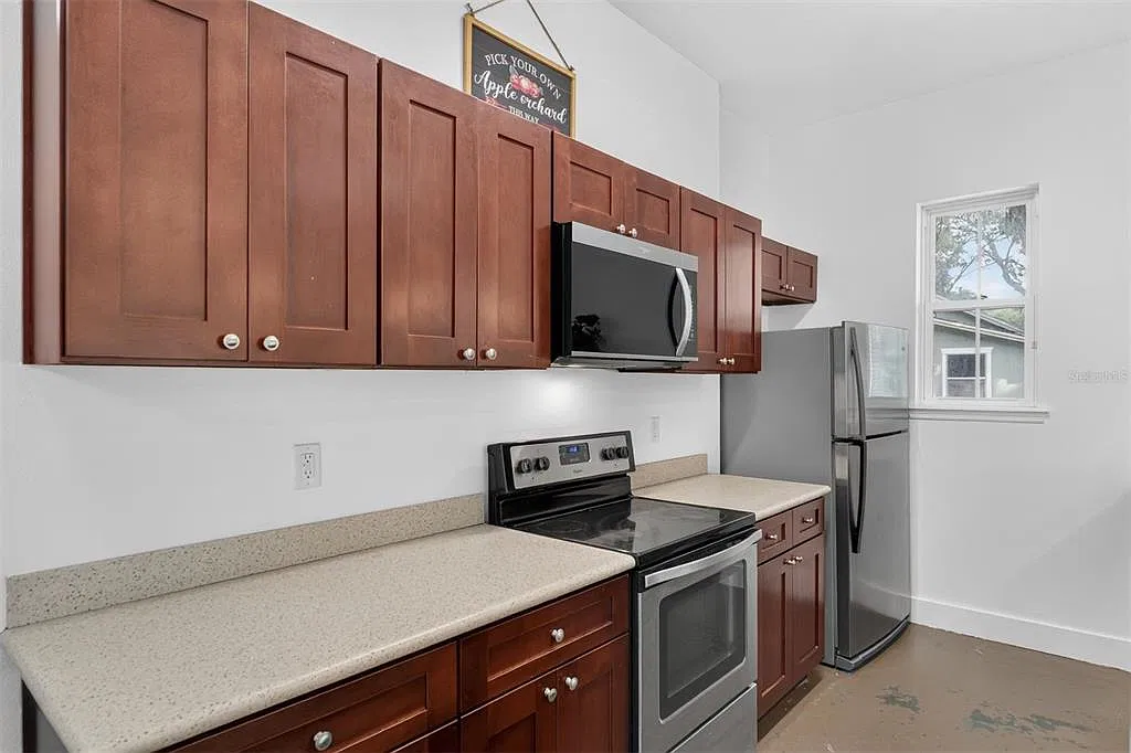 3 bed, 2.0 bath, 1291 sqft, $1,975 — Photo 4