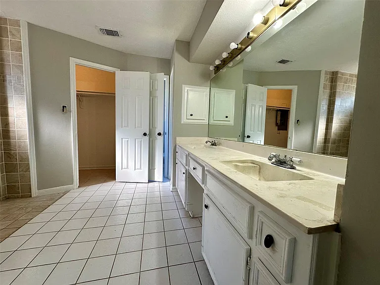 2818 Stoney Wood Dr — Photo 10