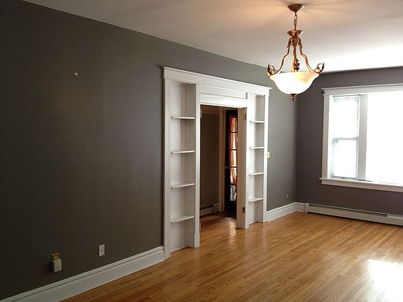 3rd image of 25 Leroy Pl