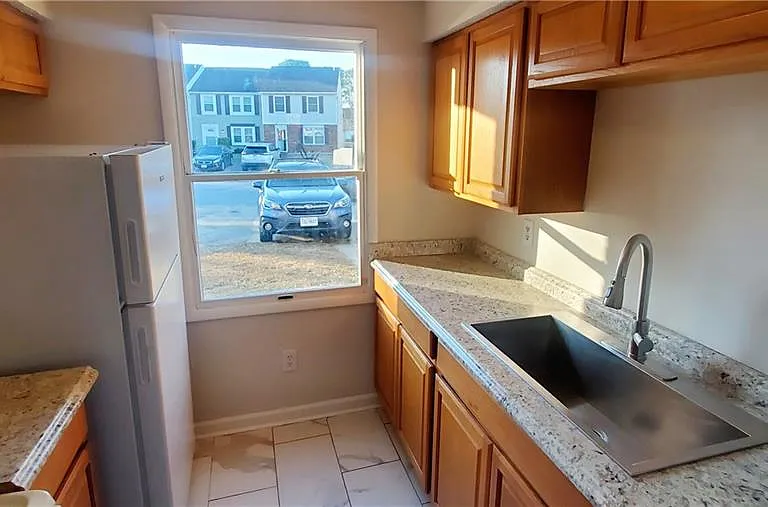 17 Christine Ct — Photo 5