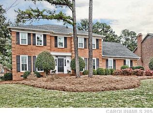 625 Stanhope Ln, Matthews, NC 28105
