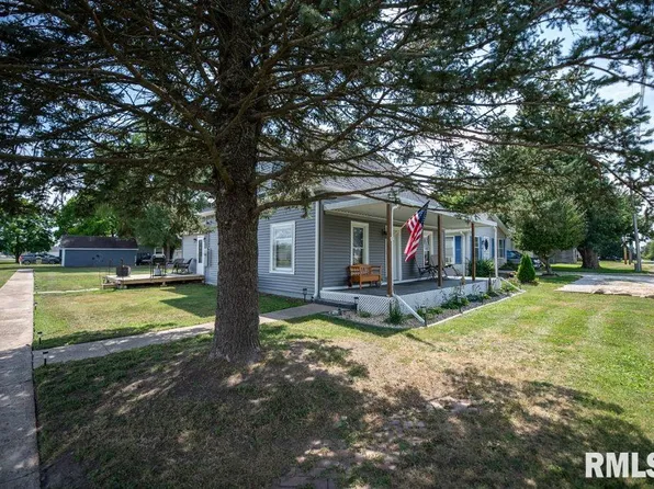 111 E Oakley St, Glasford, IL 61533