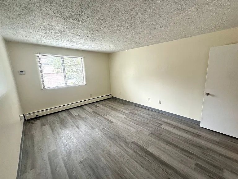 535 Calef Rd — Photo 14