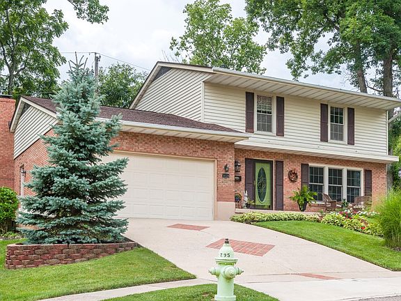2nd image of 1830 Hillrose Pl