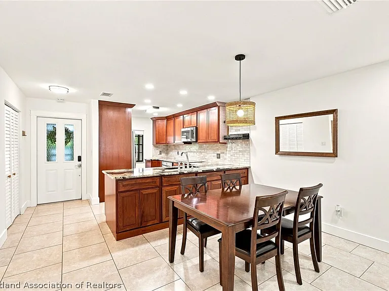 3 Charlton Dr — Photo 16