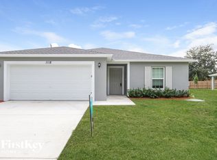 1118 SW Hamrock Ave, Port Saint Lucie, FL 34953