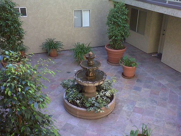 2nd image of 15040 Moorpark St APT 303