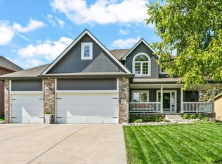 19527 Bellbrook Blvd, Gretna, NE 68028