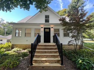 410 N Main St, Le Roy, IL 61752