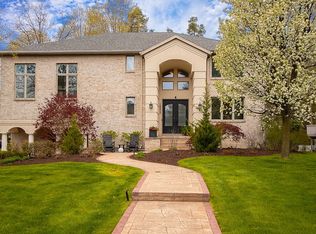 16800 Thorngate Rd, East Lansing, MI 48823