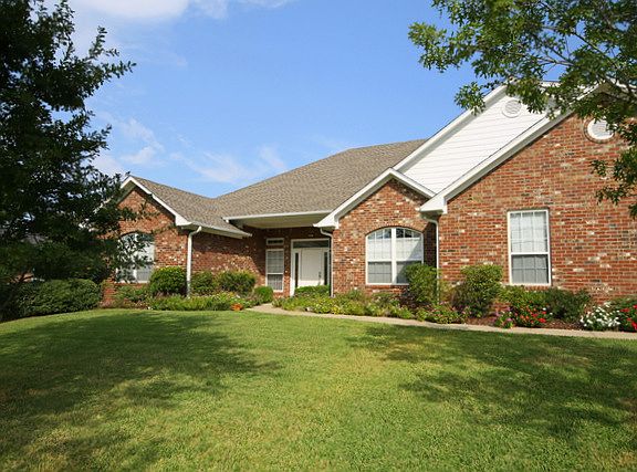 5th image of 129 Saint Andrews Cir